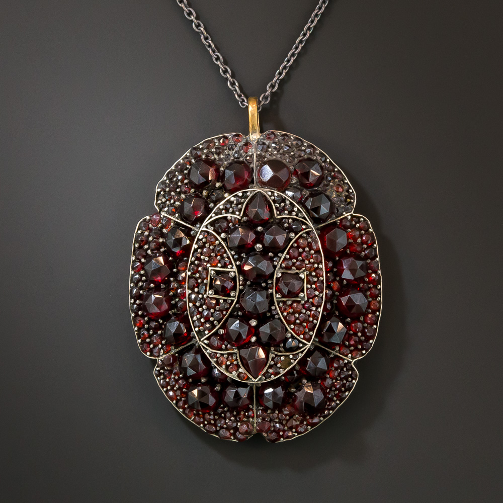 Antique Bohemian garnet pendant or brooch / pin. – BabaBarock, Baba Store