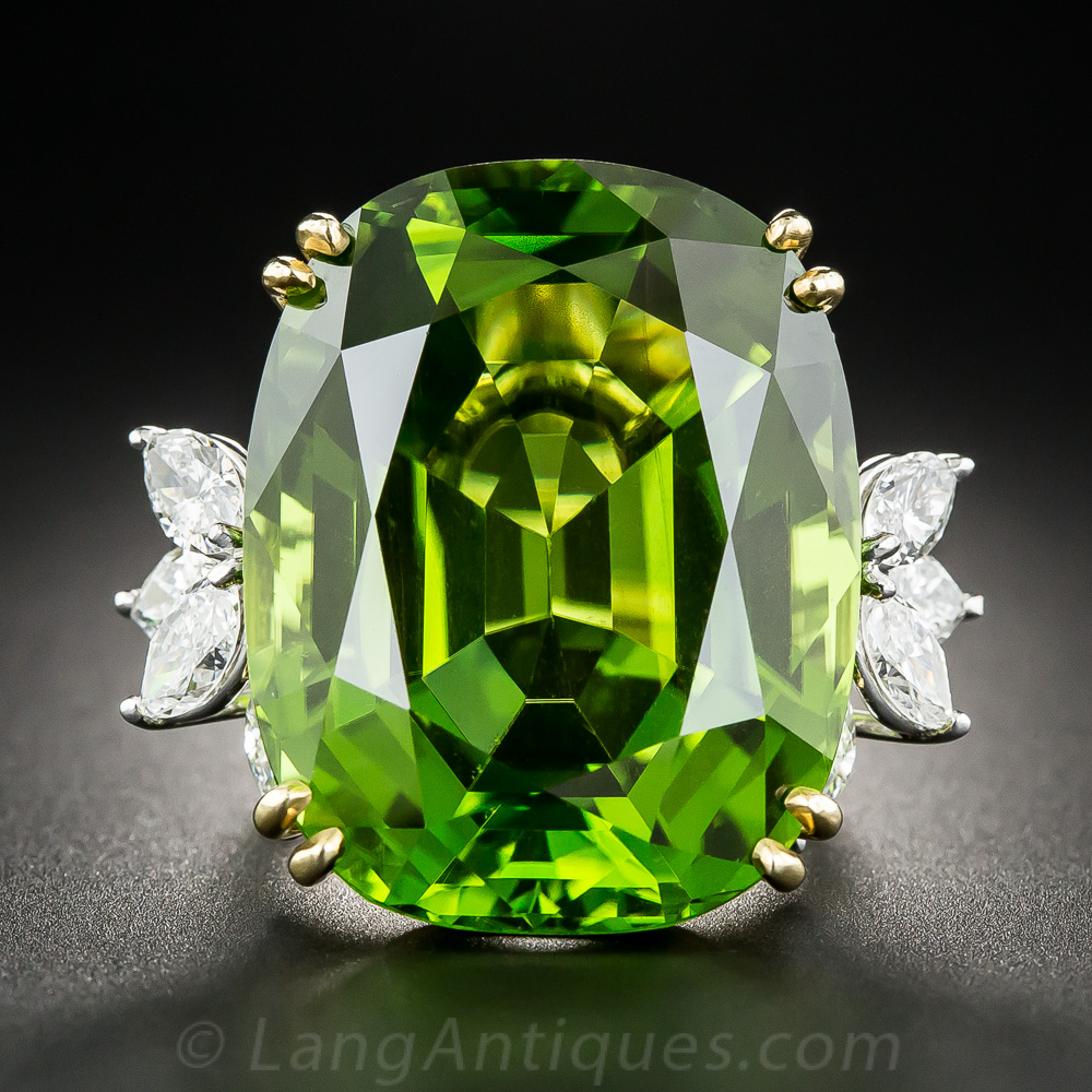 ヴィンテージ　ペリドット Colossal Vintage Peridot and Diamond Ring