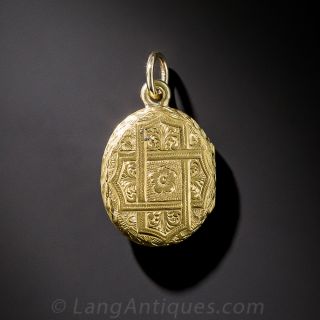 15K Yellow Gold Engraved Antique Locket