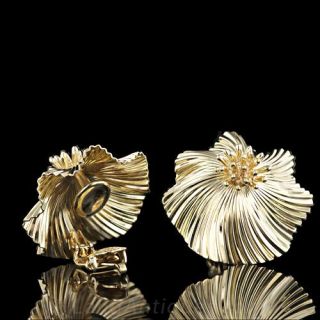 1950's Gold Floral Motif Clip Earrings