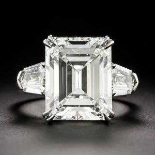 Contemporary 8.07 Carat Emerald Cut Diamond Ring - GIA I VS1 - 1