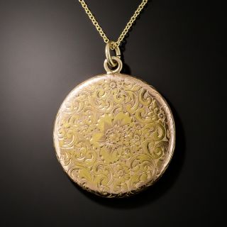 Early 20th Century Engraved Round Locket - 2