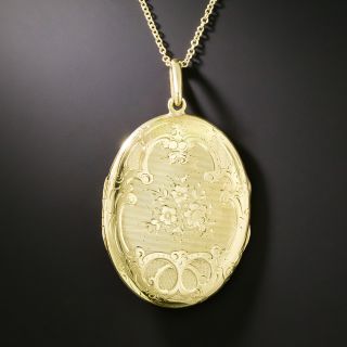 French Oval Engraved Locket, Circa 1900 - 5