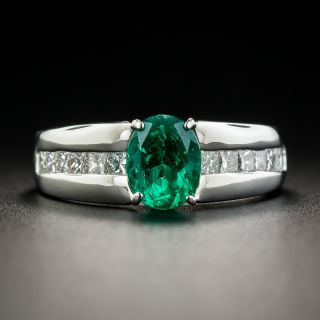 Modern 1.01 Carat Emerald Platinum Diamond Ring