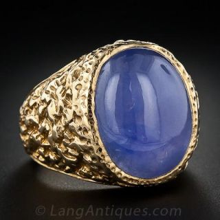 Star Sapphire Gent's Ring in Textured Yellow Gold