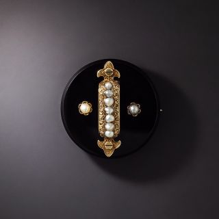 Victorian Onyx with Seed Pearls Disc Brooch - 2