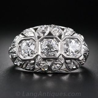 Vintage Three-Stone Diamond Ring in Platinum - 2