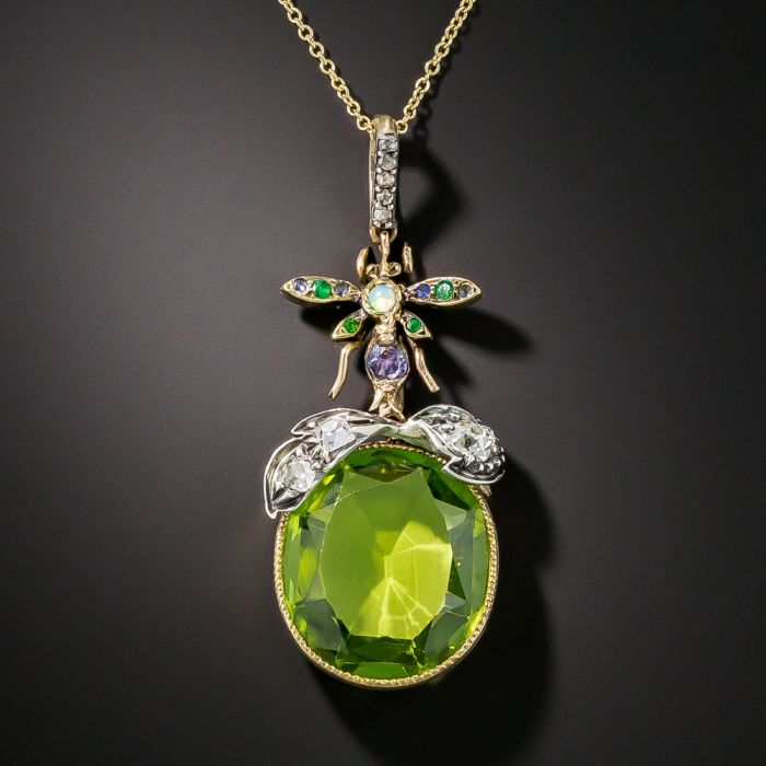 Emerald Peridot Antique-style Halo Necklace - 14K White Gold |JewelsForMe