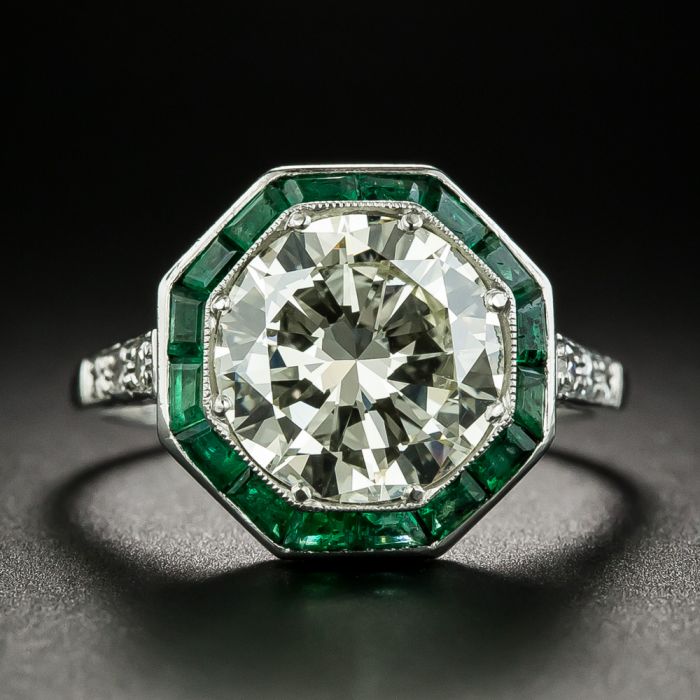 Art Deco Style 3.18 Carat Diamond And Calibre Emerald Ring - Gia O-P Vvs2