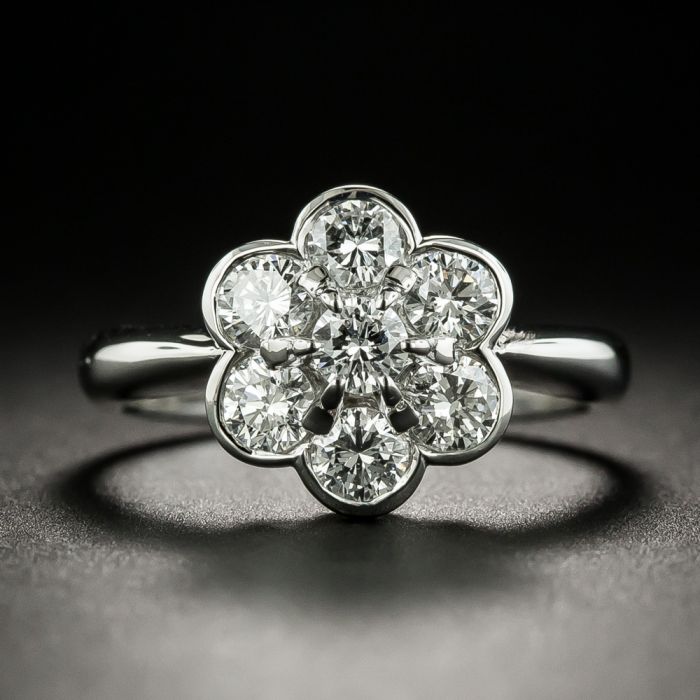 Fine Quality 18ct White Gold 1.80ct Diamond Flower Cluster Ring 1ct Centre  Stone