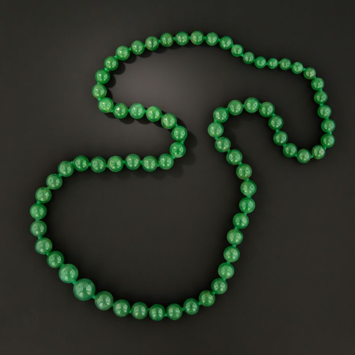 Vintage 1930s Green Glass Bead Necklace | Gadelles Vintage
