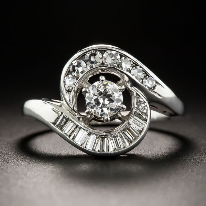 Diamond swirl clearance ring