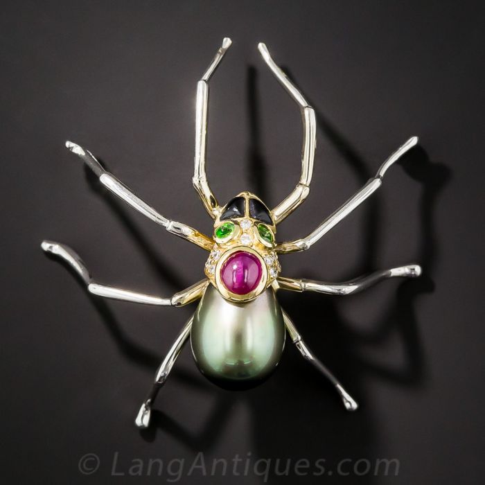 Striking Silver Tone and Diamanté Spider Brooch. 