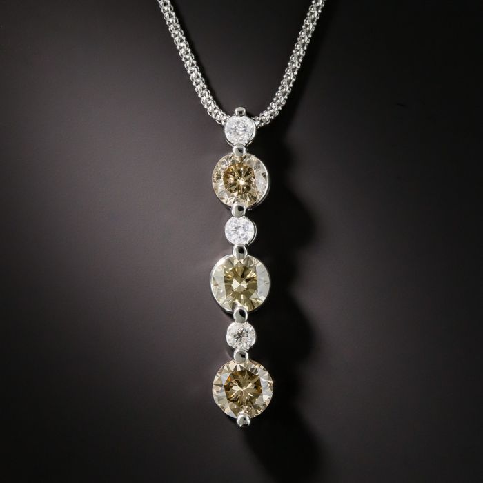 Real Diamonds Pear CVD Lab Grown Fancy Shapes Solitaire Diamond Necklace,  Weight: 20 Gms