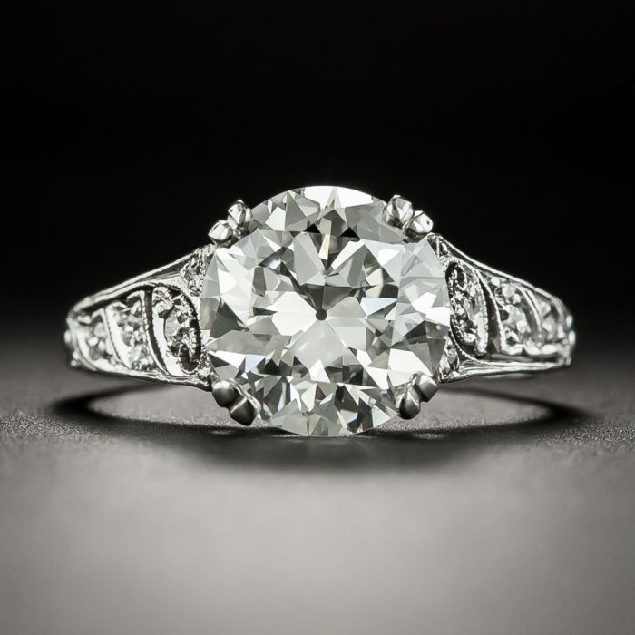 Oval-cut Diamond Engagement Ring in Platinum