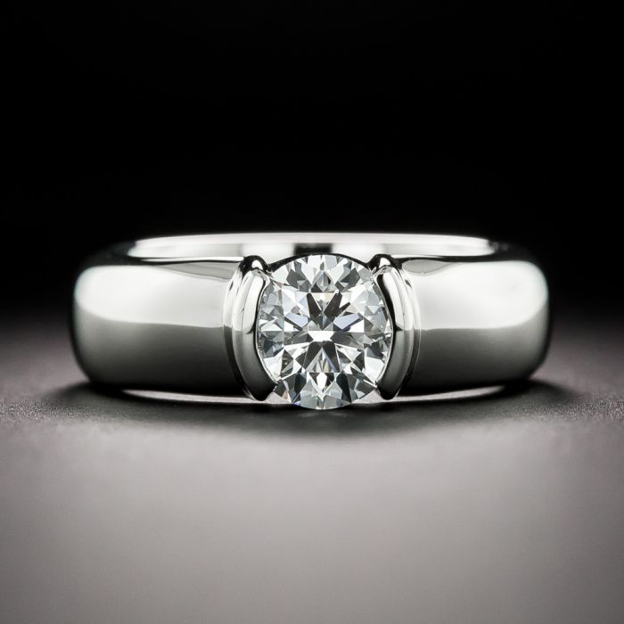 Tiffany Harmony™ Band Ring in Platinum with Diamonds, 1.8 mm | Tiffany & Co.