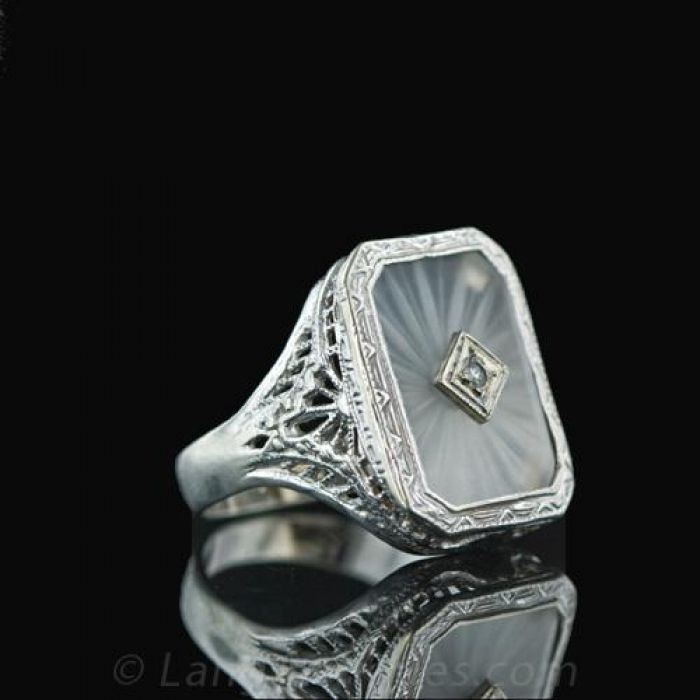 Carved quartz ring shop