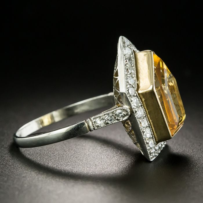Princess Diamond Shield Signet Ring - URBAETIS Fine Jewelry