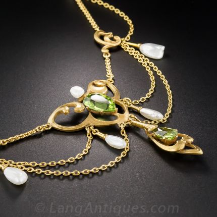 Art Nouveau Peridot and Freshwater Pearl Swag Necklace