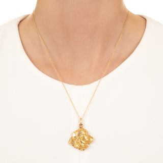 Art Nouveau Femme en Habille Diamond Locket