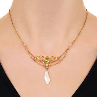 Art Nouveau Peridot and Natural Freshwater Pearl Drop Necklace