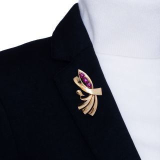 Trabert & Hoeffer - Mauboussin 18K Ruby Retro Brooch