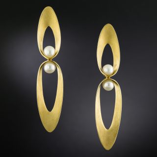 Vintage 1970s Moderne 18K Pearl Dangle Earrings - 2
