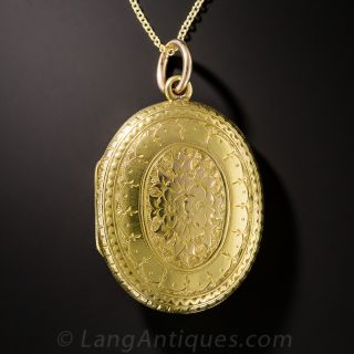 15ct. Victorian Engraved Locket