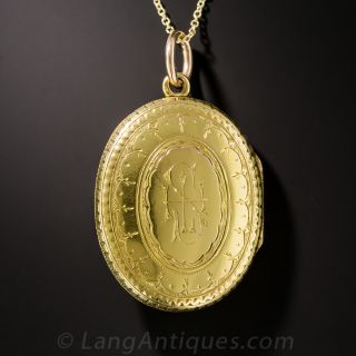 15ct. Victorian Engraved Locket