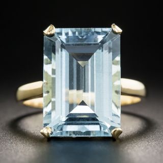 18K Emerald-Cut Aquamarine Solitaire Ring