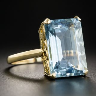 18K Emerald-Cut Aquamarine Solitaire Ring