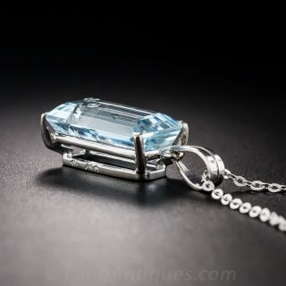18K White Gold Aquamarine Pendant