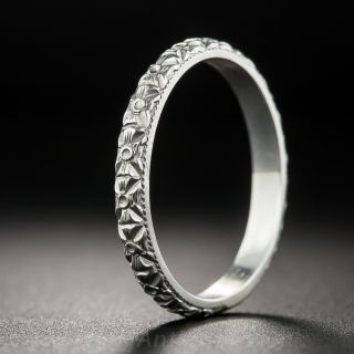 18k White Gold Engraved Floral Wedding Band