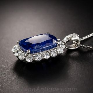 8.02 Carats Ceylon Sapphire, Platinum and Diamond Pendant Necklace 