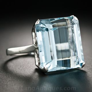 Aquamarine 18 Karat White Gold Ring