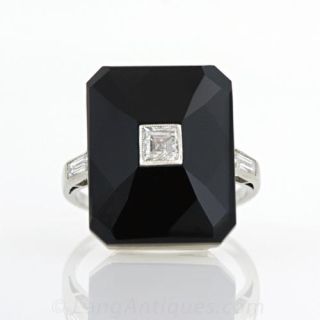 Art Deco Diamond and Onyx Ring
Art Deco Jewelry 