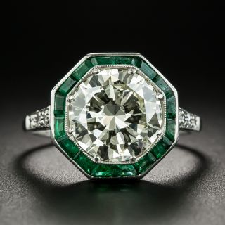 Art Deco Style 3.18 Carat Diamond and Calibre Emerald Ring - GIA O-P VVS2 - 3