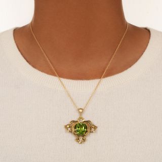 Art Nouveau 12.00 Carat Peridot and Diamond Lavalière 