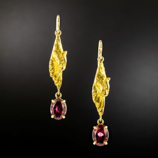 Art Nouveau 18K Bird and Garnet Dangle Earrings - 2