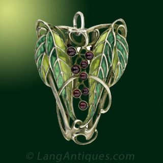 Art Nouveau Grape-Motif Pendant - 1