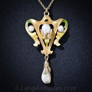 Art Nouveau Lavalier