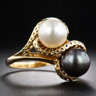 Black & White Pearl Bypass Ring