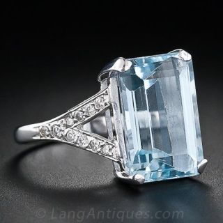 Contemporary Aqua and Diamond Ring