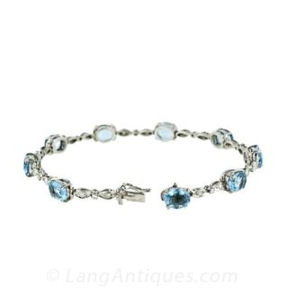 Contemporary Aquamarine and Diamond Bracelet