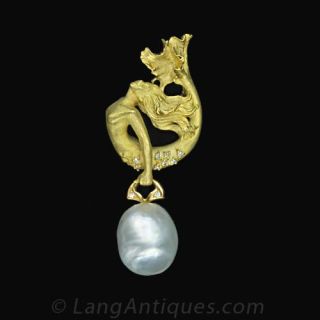 Contemporary-Mermaid-Pendant---Pin-Main-View