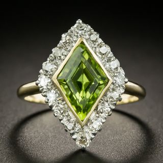 Early 20th Century Lozenge-Shaped Peridot and Diamond Ring - 6