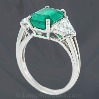 Emerald and Diamond Ladies Ring