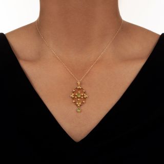 English Edwardian Peridot And Seed Pearl Lavalière 