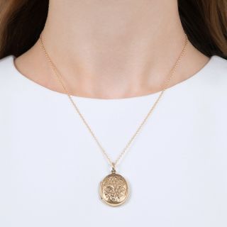 English Victorian Engraved Locket 