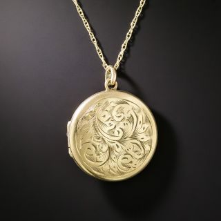 English Victorian Engraved Round Locket, Circa 1888 - 4